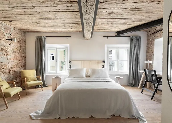 April1550 Boutique Hotel